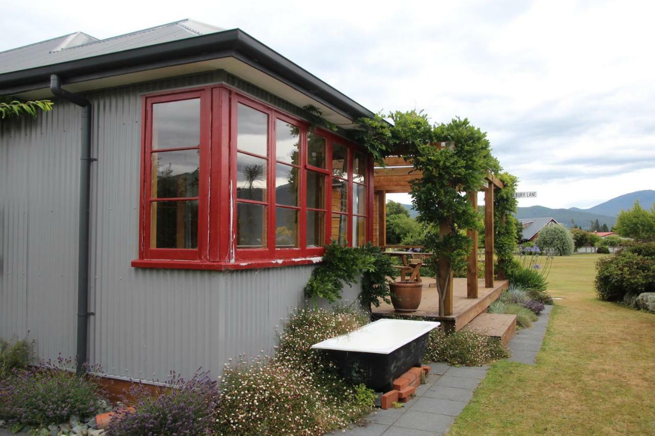 Batch With A View Villa Te Anau Eksteriør bilde